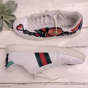 Super Cute Sneakers/ 7.5